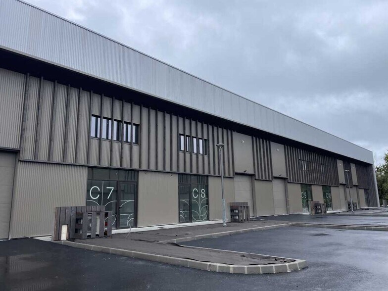 Retail in Mérignac for lease - Building Photo - Image 1 of 8