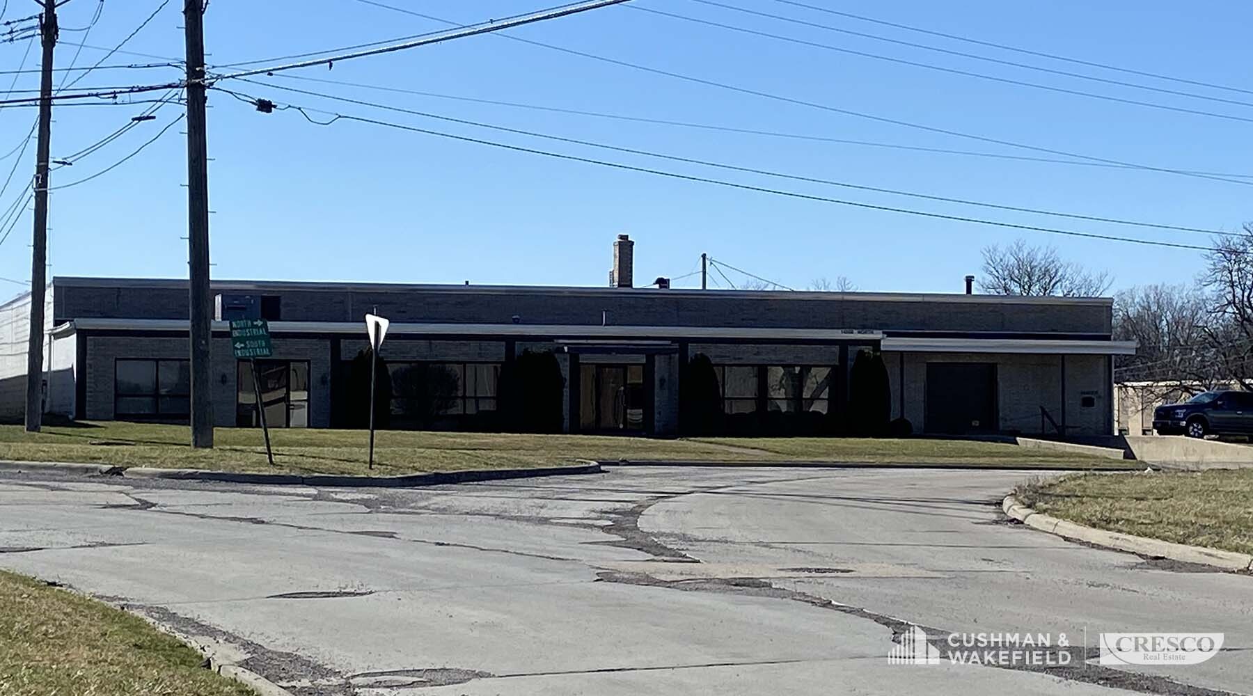 14500 N Industrial Ave, Maple Heights, OH à vendre Photo du bâtiment- Image 1 de 10