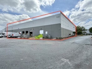 2100 Consulate Dr, Orlando, FL for lease Building Photo- Image 2 of 2