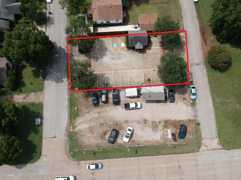 217 S 2nd St, Garland, TX à louer - Photo du bâtiment - Image 2 de 8