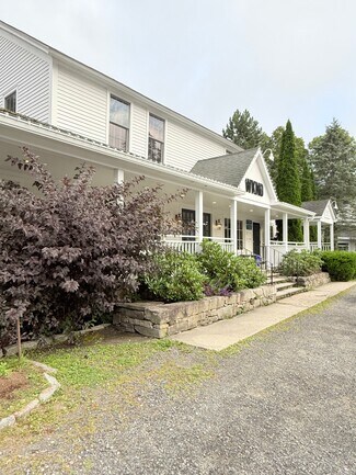 Plus de détails pour 4 Cornwall Rd, Warren, CT - Bureau à louer