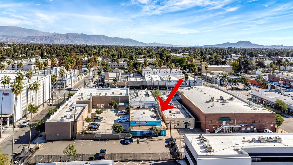 14526 Haynes St, Van Nuys, CA for lease - Building Photo - Image 3 of 4