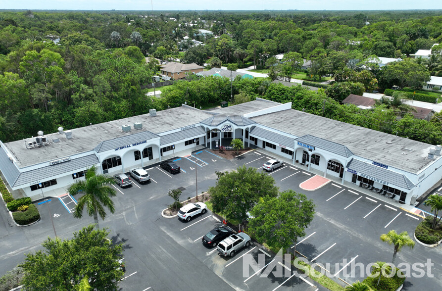 6196-6202 SE Federal Hwy, Stuart, FL à louer - Photo du bâtiment - Image 1 de 6