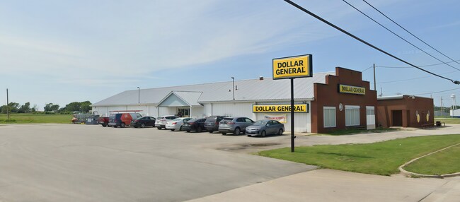 More details for 700 S Sycamore St, Villa Grove, IL - Retail for Sale