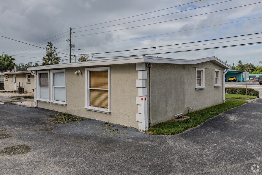 11621 Seminole Blvd, Seminole, FL for sale - Building Photo - Image 2 of 2