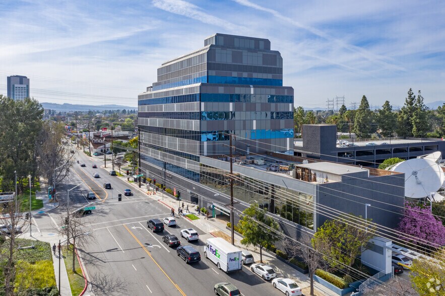 2901 W Alameda Ave, Burbank, CA à louer - Photo du bâtiment - Image 2 de 9