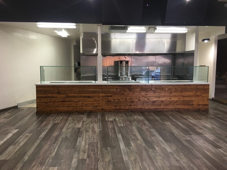 601-725 N Pacific Coast Hwy, Redondo Beach, CA for lease - Interior Photo - Image 2 of 13