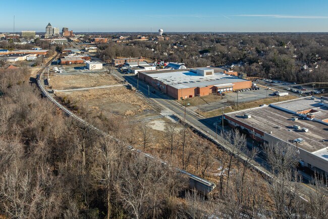 More details for 1100 S Elm St, Greensboro, NC - Land for Lease