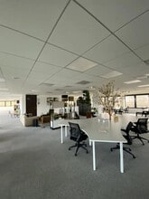 Bureau dans Saint-Priest à louer Photo intérieure- Image 1 de 1