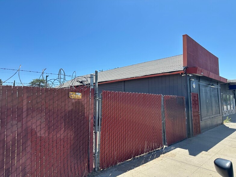 4414 E Belmont Ave, Fresno, CA à vendre - Photo du bâtiment - Image 1 de 8