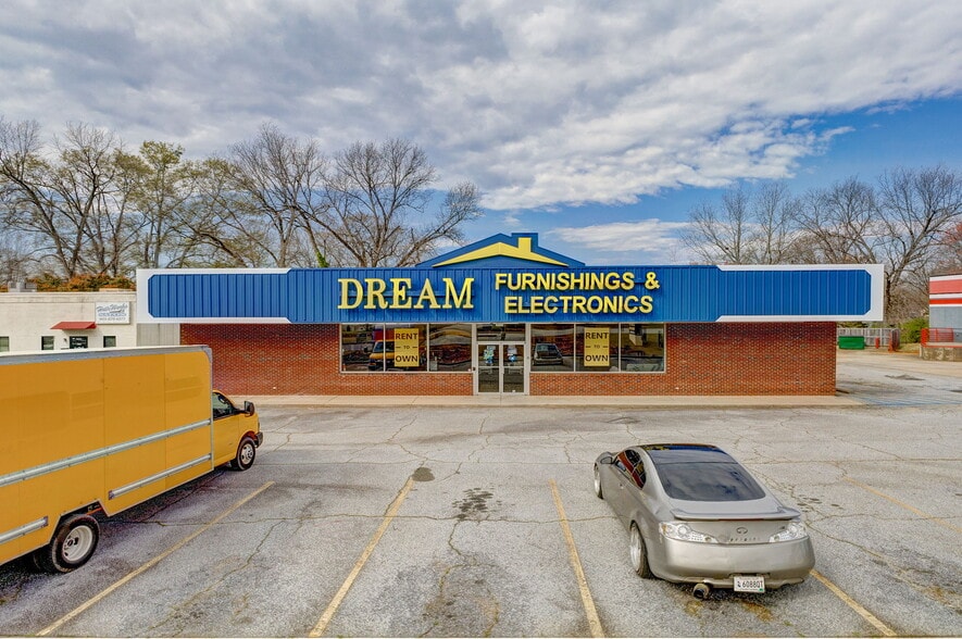 440 Hampton Ave, Pickens, SC for sale - Building Photo - Image 3 of 10