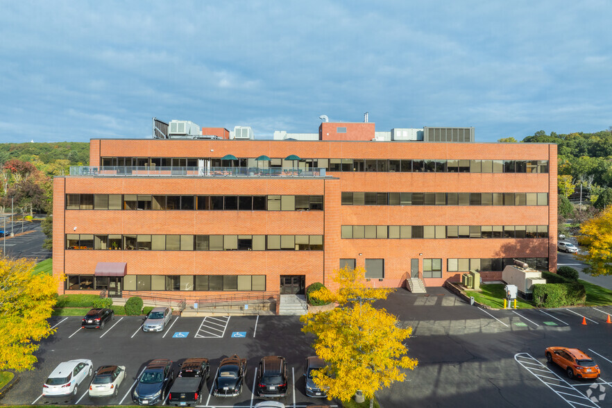 271 Waverley Oaks Rd, Waltham, MA for lease - Building Photo - Image 1 of 13