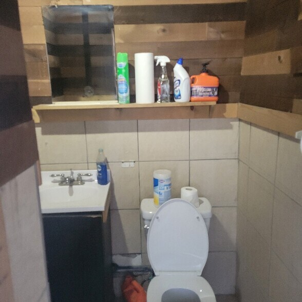 608 E 10 Mile Rd, Hazel Park, MI à vendre - Photo du bâtiment - Image 3 de 11