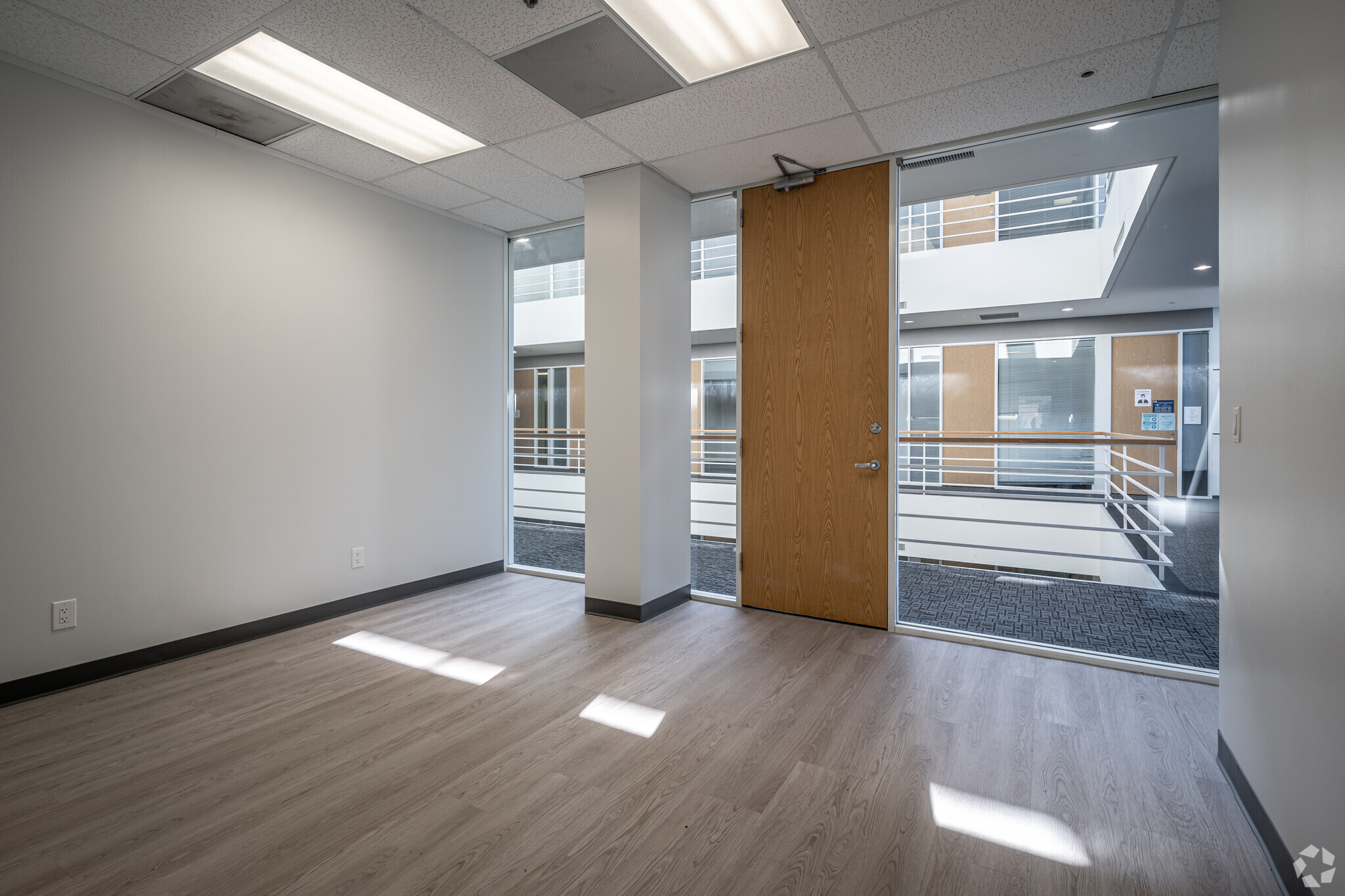 11301 Fallbrook Dr, Houston, TX for lease Interior Photo- Image 1 of 7