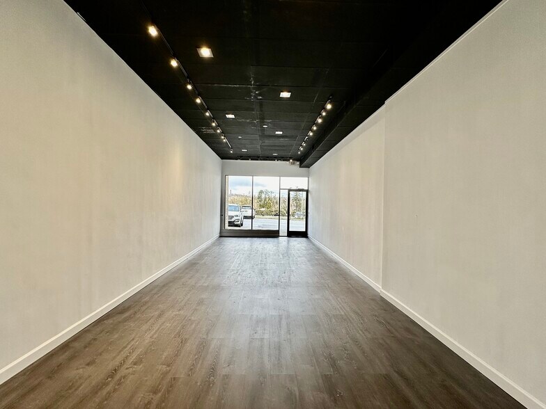 1049 North St, Greenwich, CT for lease - Interior Photo - Image 1 of 21