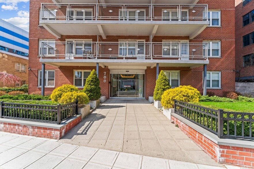 700 Summer St, Stamford, CT for sale - Building Photo - Image 2 of 50