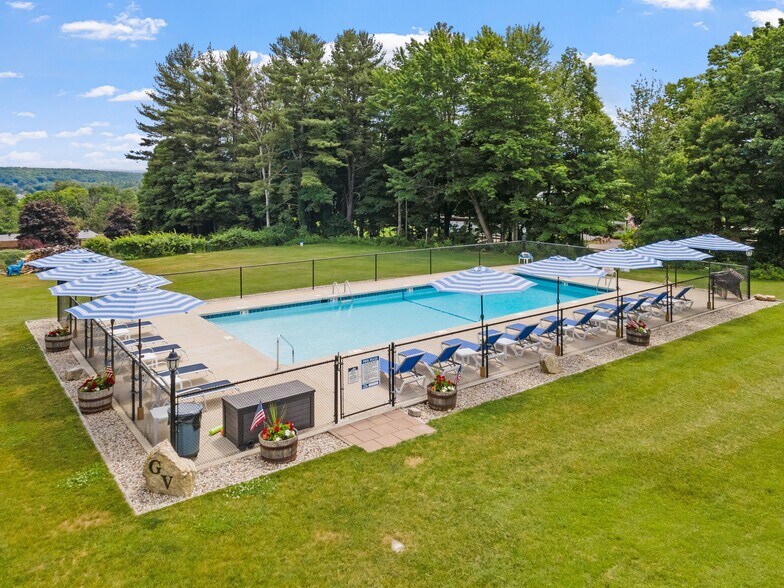 291 Endicott St N, Laconia, NH à vendre - Photo du bâtiment - Image 2 de 191