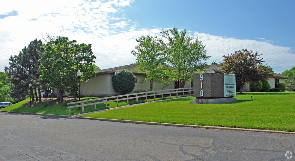 910 Taywood Rd, Englewood, OH for lease - Building Photo - Image 3 of 6