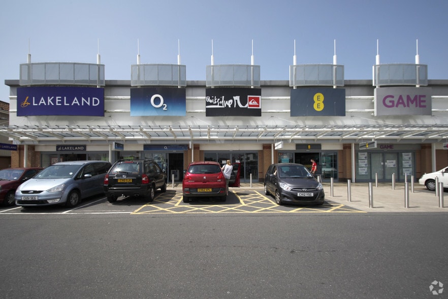 Mostyn St, Llanelli for lease - Primary Photo - Image 1 of 21