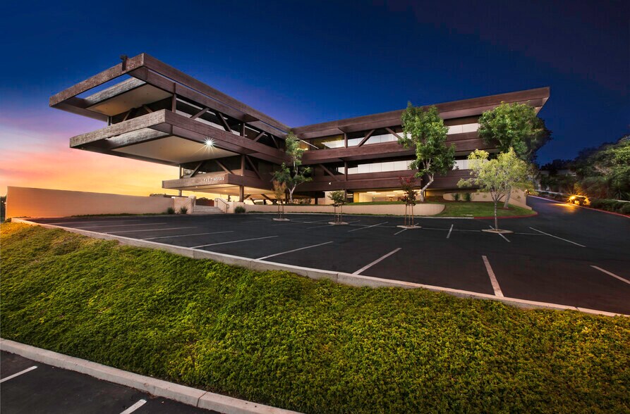 445 Marine View Ave, Del Mar, CA à louer - Photo du bâtiment - Image 1 de 9