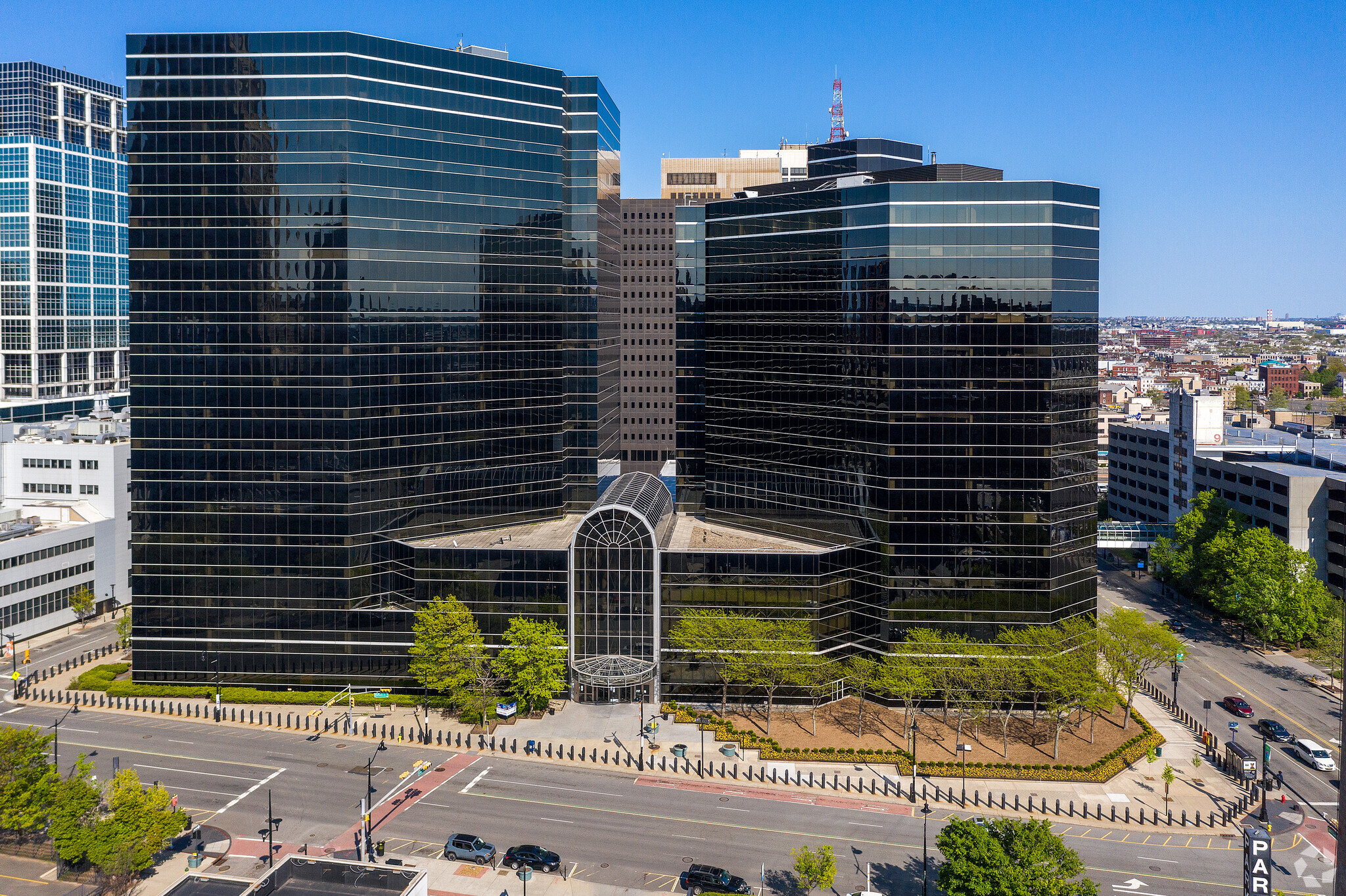 4 Gateway Ctr, Newark, NJ for lease Building Photo- Image 1 of 1