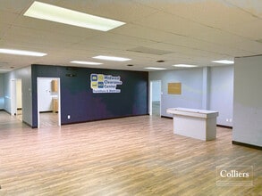 820-836 Hanley Industrial Ct, Brentwood, MO à louer Photo du bâtiment- Image 2 de 5