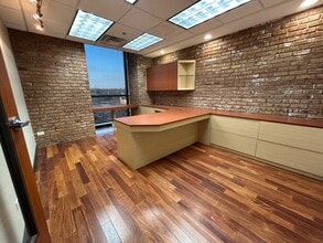 1240 Meadow Rd, Northbrook, IL for lease Interior Photo- Image 2 of 9