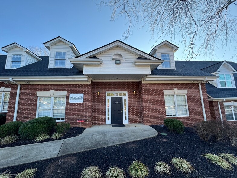 140 Bridges Rd, Mauldin, SC for lease - Building Photo - Image 1 of 7