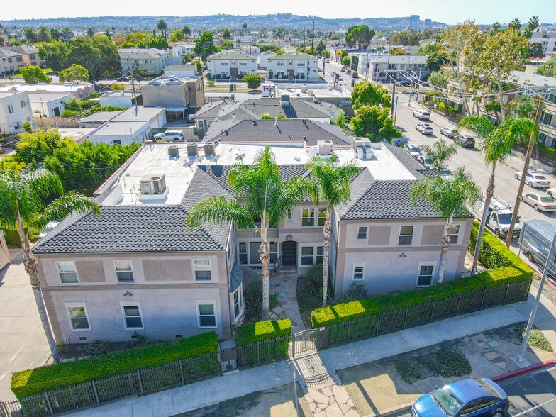 1202 S Cochran Ave, Los Angeles, CA for sale - Building Photo - Image 2 of 22