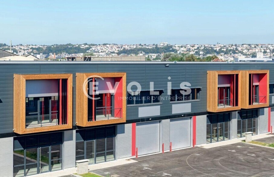 Flex in Seclin for lease - Building Photo - Image 2 of 4