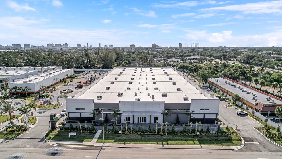 1114 N Congress Ave, West Palm Beach, FL à vendre - Photo du bâtiment - Image 3 de 15