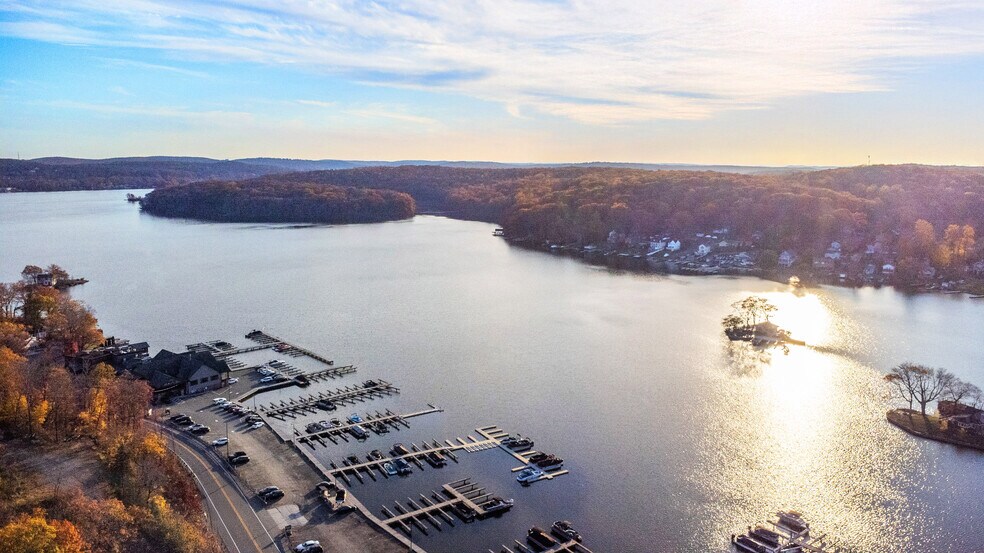 148 Route 181, Lake Hopatcong, NJ à vendre - Photo du bâtiment - Image 2 de 29