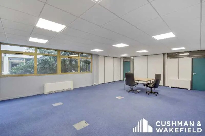 Bureau dans Rueil-Malmaison à louer - Photo intérieure - Image 3 de 5