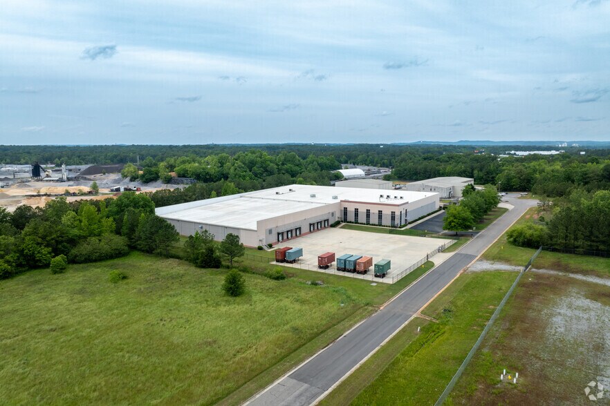 241 Commercial Park Cir, Calera, AL à vendre - Photo du bâtiment - Image 3 de 21