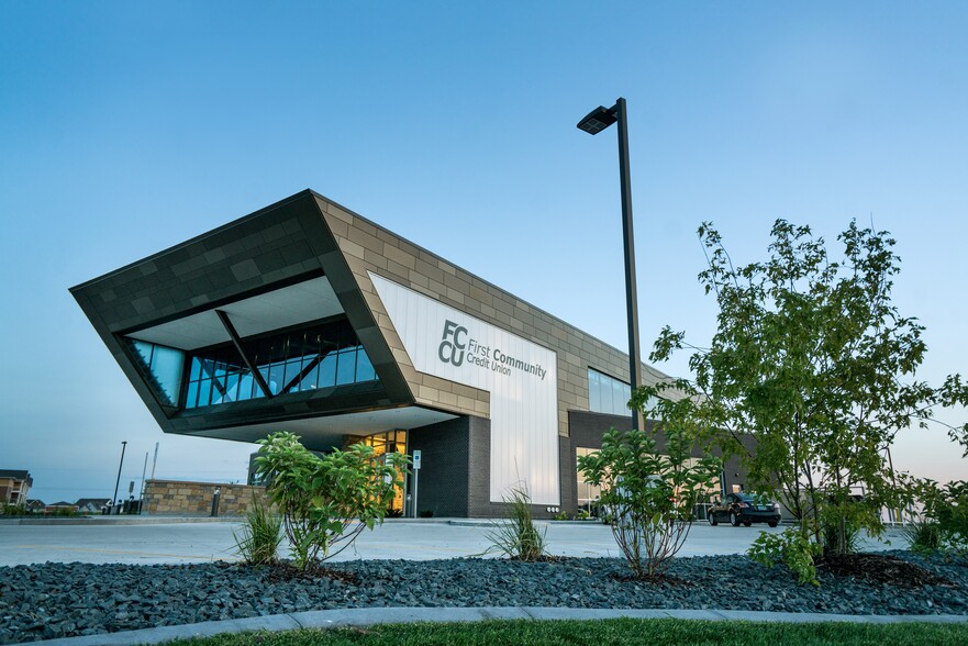 5201 42nd St S, Fargo, ND for lease - Primary Photo - Image 1 of 5