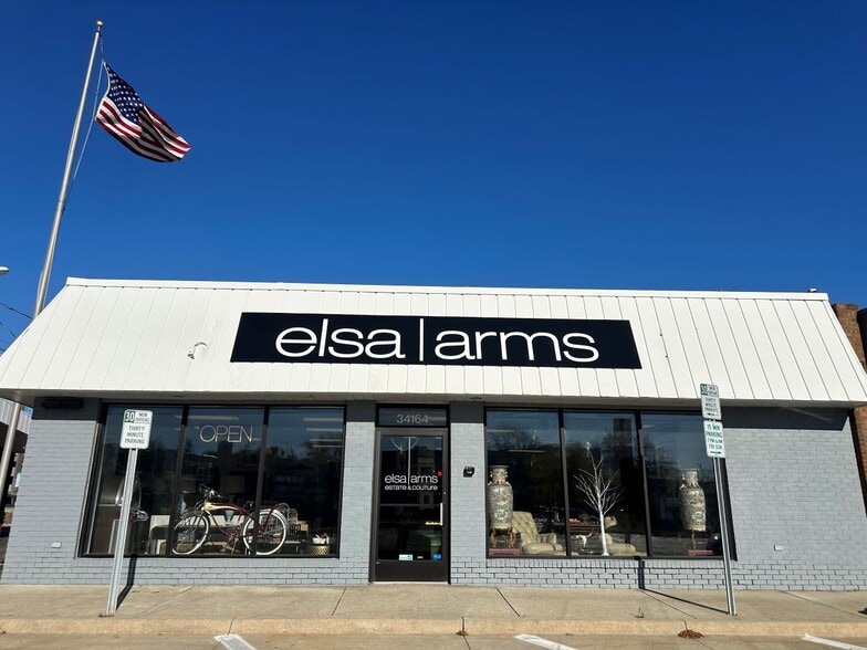 34164 Woodward Ave, Birmingham, MI for lease - Building Photo - Image 1 of 1