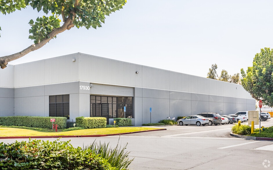 17930-17940 Ajax Cir, City Of Industry, CA for lease - Primary Photo - Image 3 of 8