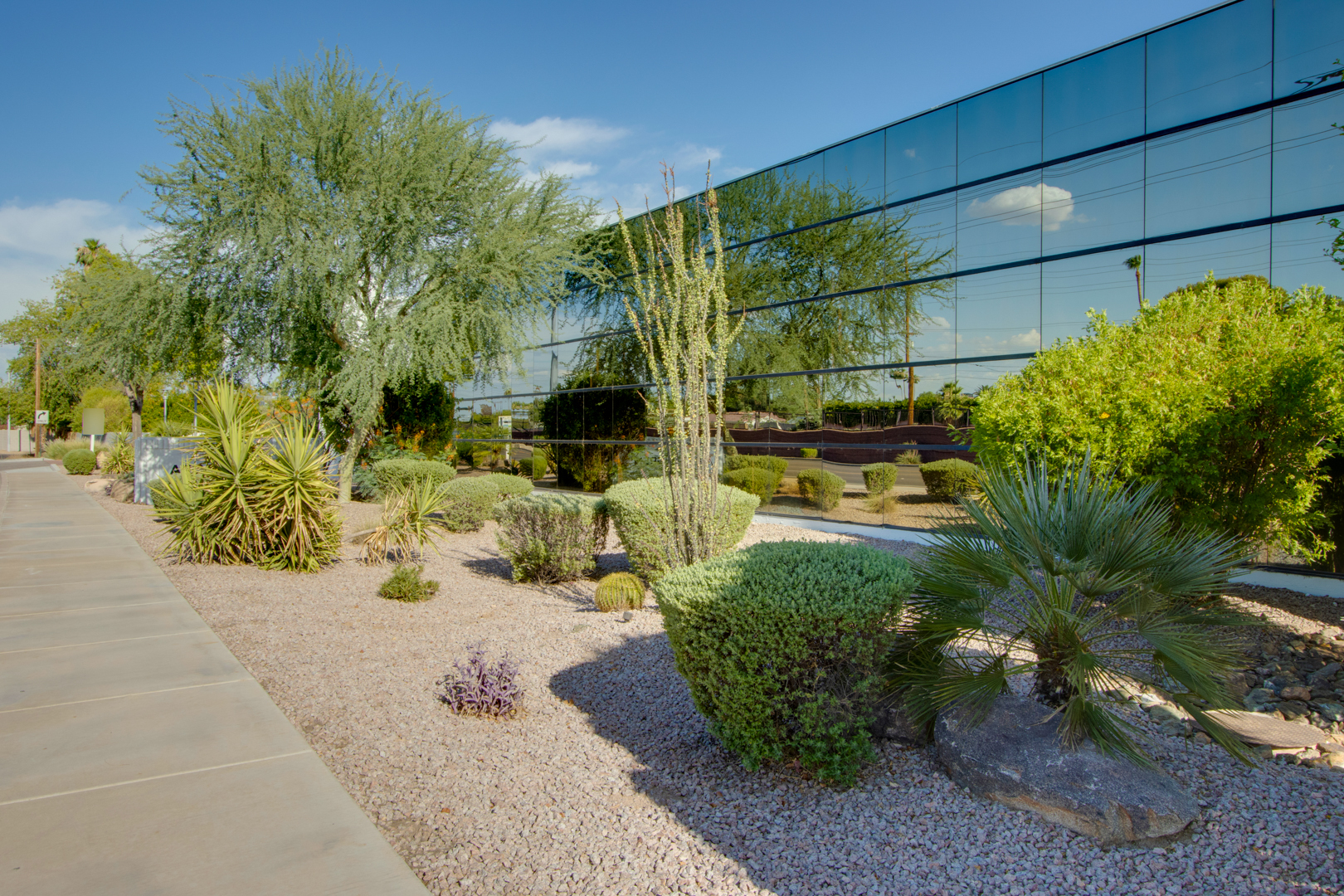 6155 E Indian School Rd, Scottsdale, AZ à louer Photo du b timent- Image 1 de 16