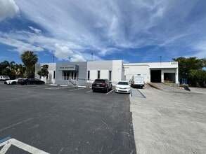 6250 NW 27th Way, Fort Lauderdale, FL for lease Building Photo- Image 1 of 4