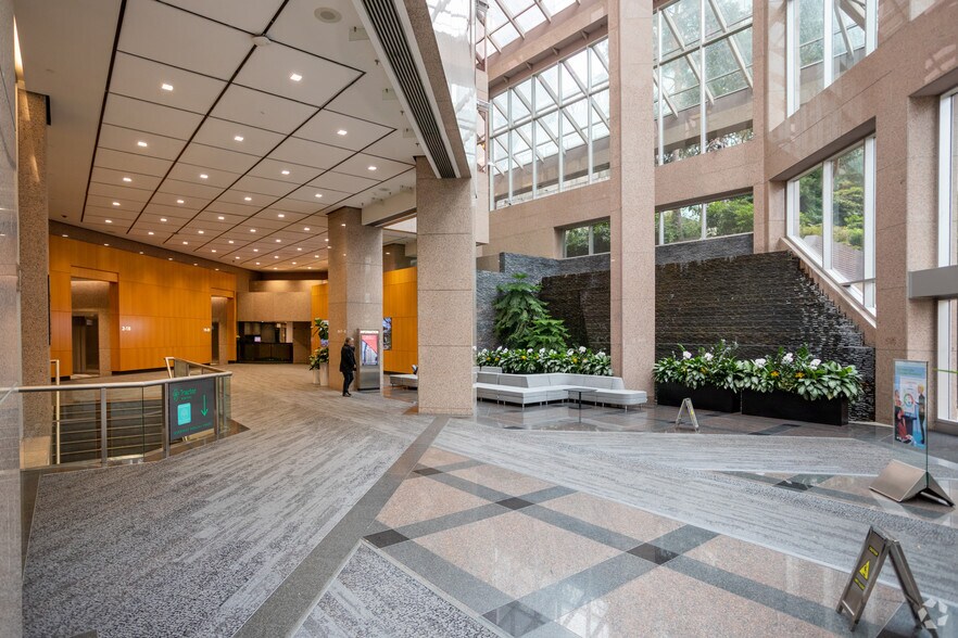 666 Burrard Street, Vancouver, BC à louer - Hall d’entrée - Image 2 de 16