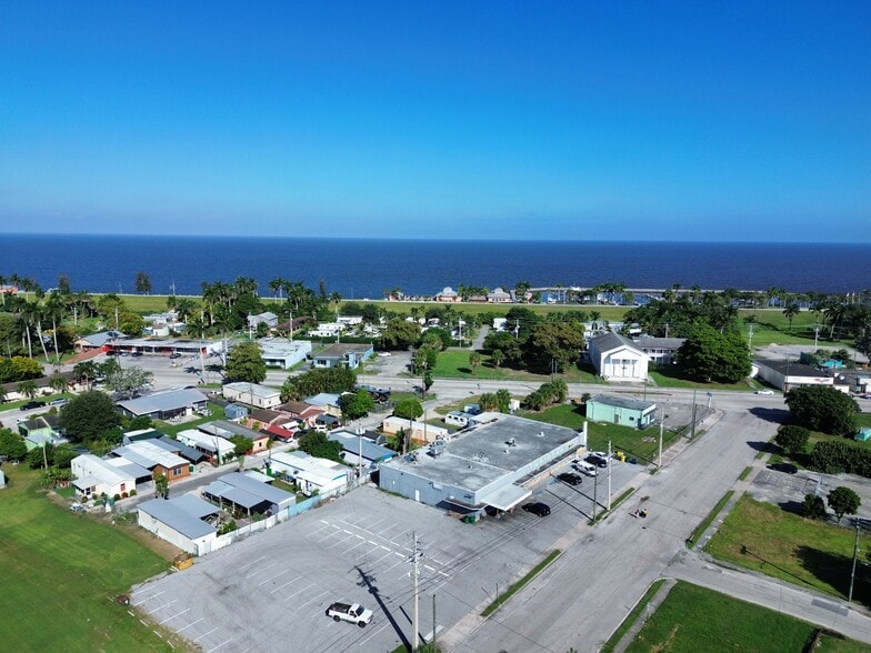 181 Rardin Ave, Pahokee, FL for sale - Building Photo - Image 2 of 7