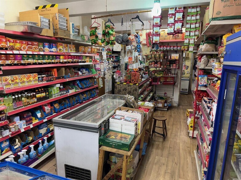 416 Barking Rd, Londres à vendre - Photo du bâtiment - Image 2 de 11