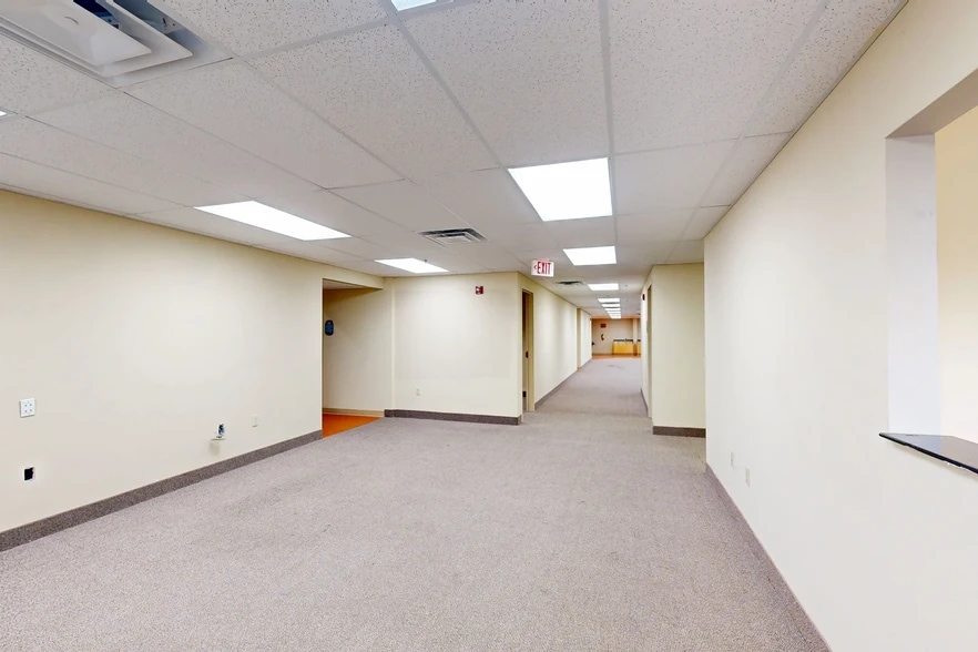 4507 36th St, Orlando, FL for lease - Matterport 3D Scan - Image 3 of 19