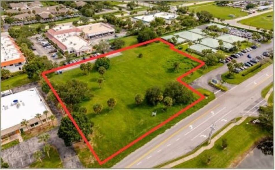 1360 36th St, Vero Beach, FL for lease - Building Photo - Image 3 of 9