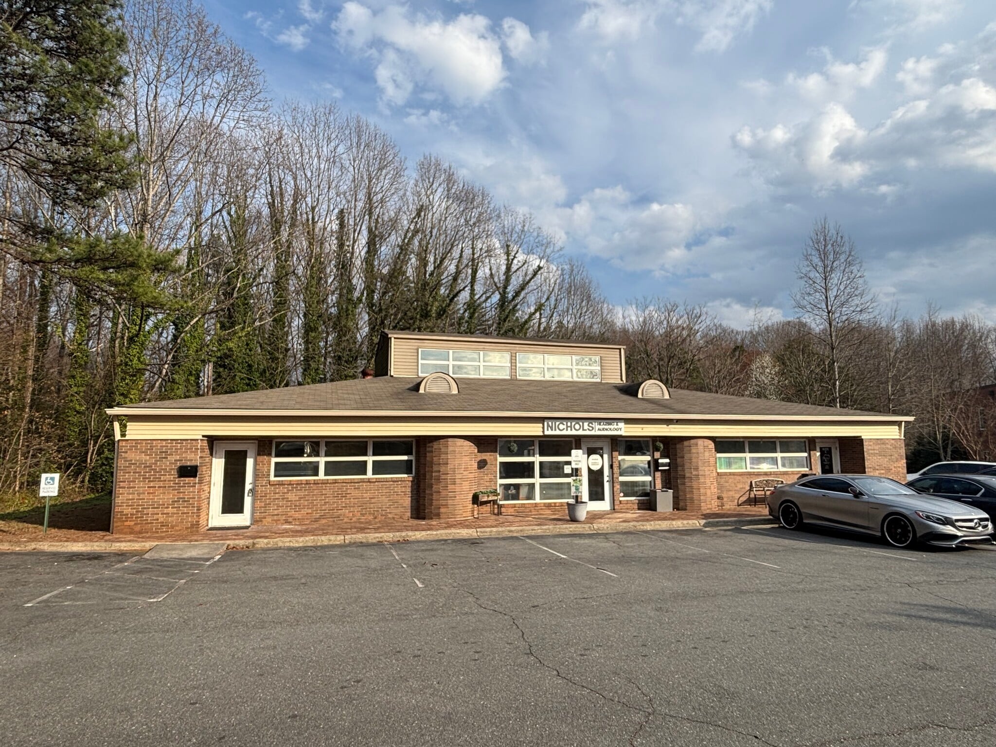 3640 Westgate Center Cir, Winston-Salem, NC for lease Primary Photo- Image 1 of 9