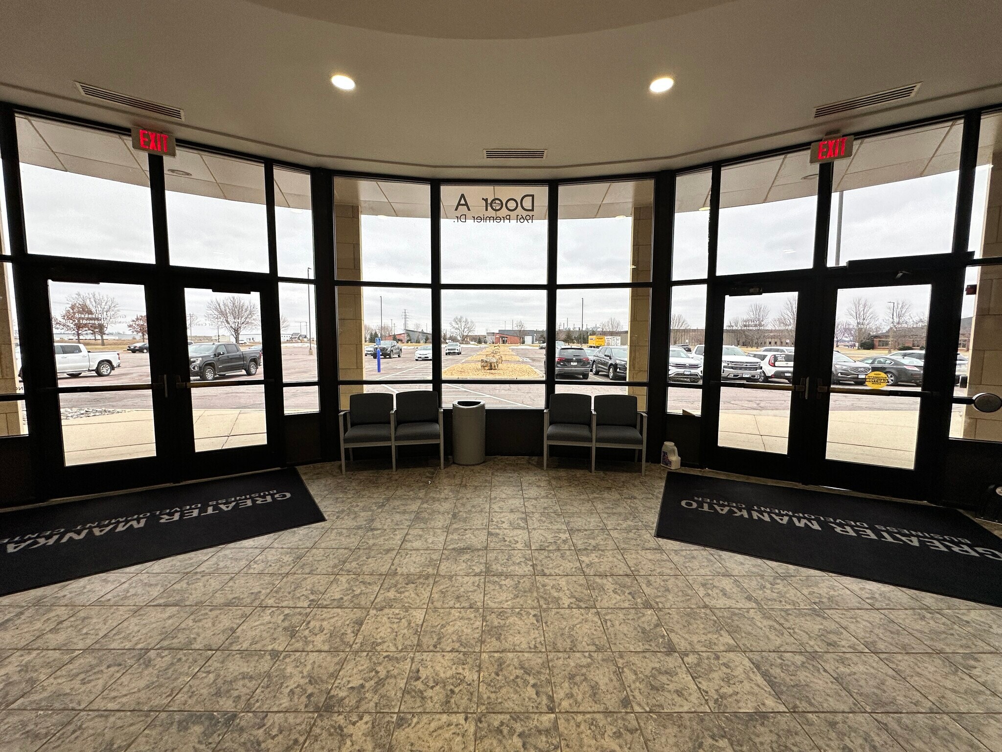 1961 Premier Dr, Mankato, MN for lease Building Photo- Image 1 of 12