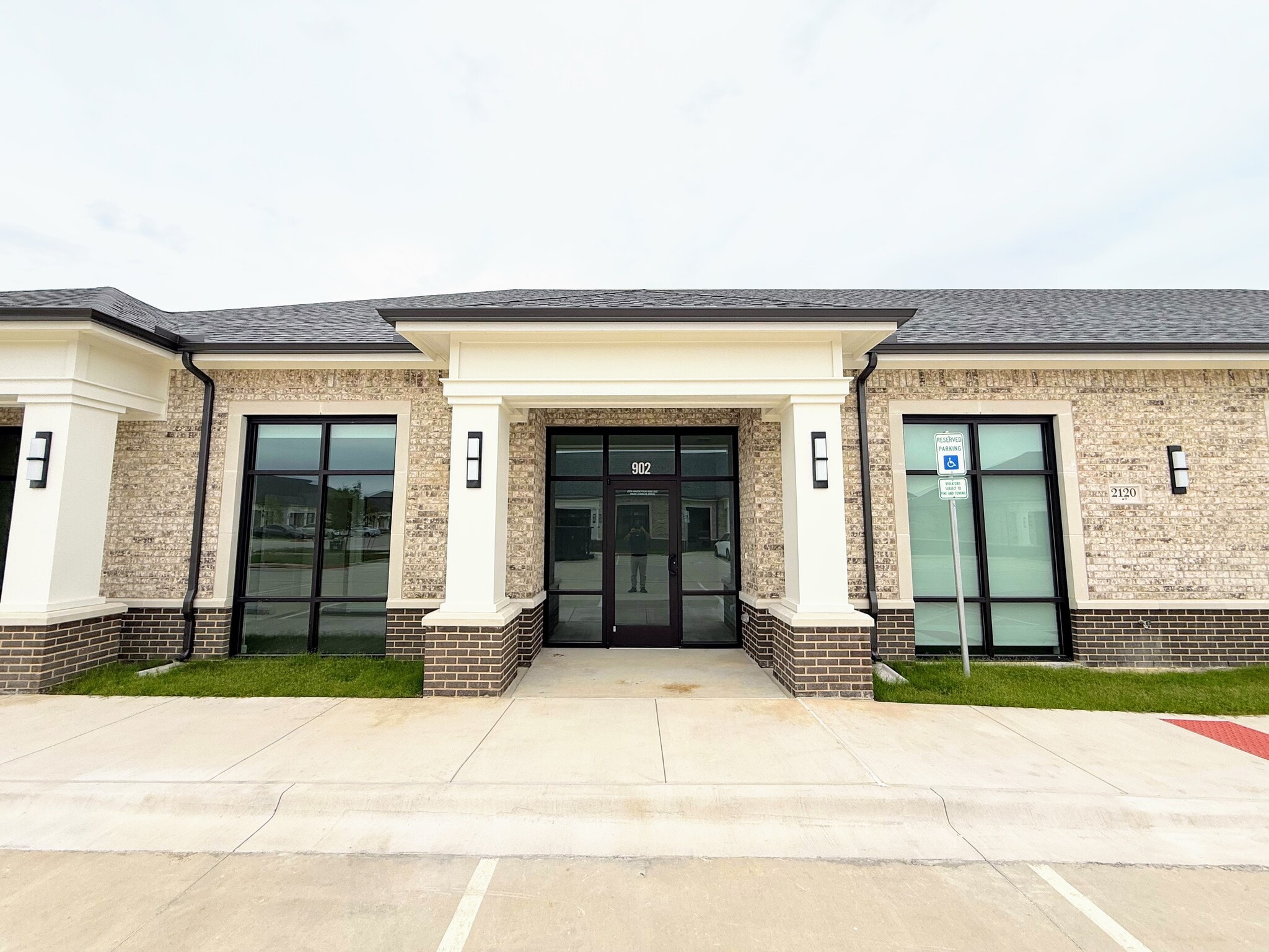 2120 Prairie Dr, Prosper, TX for lease Interior Photo- Image 1 of 32