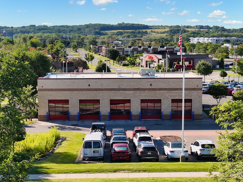 2501 East Springs Dr, Madison, WI for sale - Building Photo - Image 3 of 25