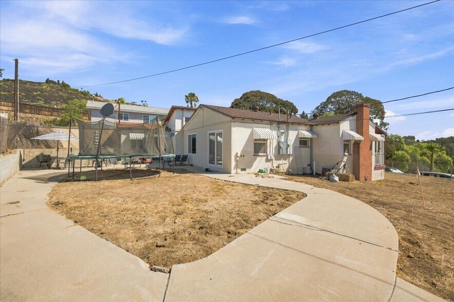 3860 American Ave, La Mesa, CA à vendre - Photo du bâtiment - Image 2 de 19