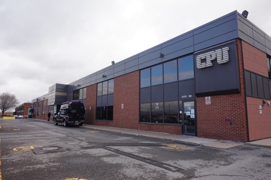 2323 Boul du Versant-Nord, Québec, QC for lease - Primary Photo - Image 1 of 4